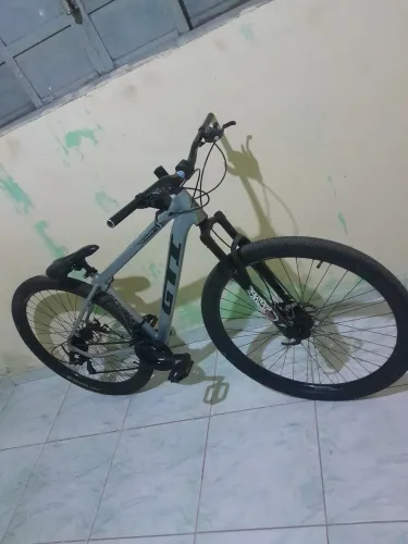 Bike aro 29 so pegar e andar quadro de alumínio com documentação