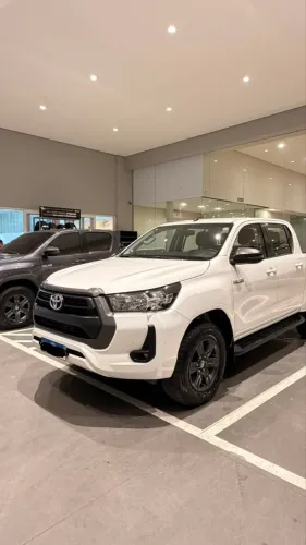 Toyota Hilux CD SR 4X4 2.8 TDI Diesel Aut. 2024