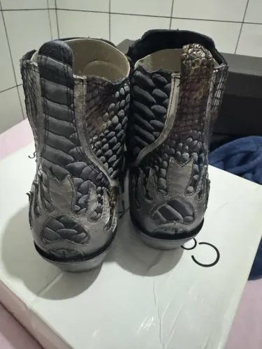 Par de botas coutryn, couro especial para curtir