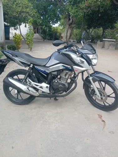 Vende-se Titan 160 em ótimo estado de conservação, unido dono, moto zera
