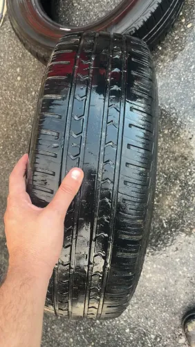 Pneu 185 70 aro 14