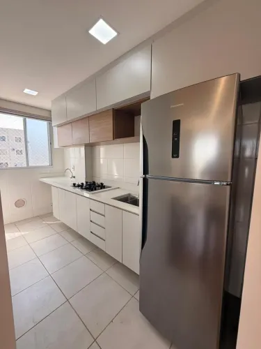 Alugo lindo apartamento semi mobiliado com sacada no Condomínio Chapada Raviera