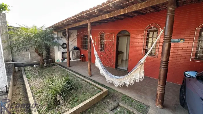 Casa linear 2 quartos à venda na Enseada Azul, Nova Guarapari - ES.