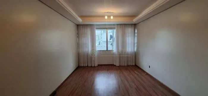 Apartamento Semi Mobiliado com 4 quartos para Alugar em Coqueiros.