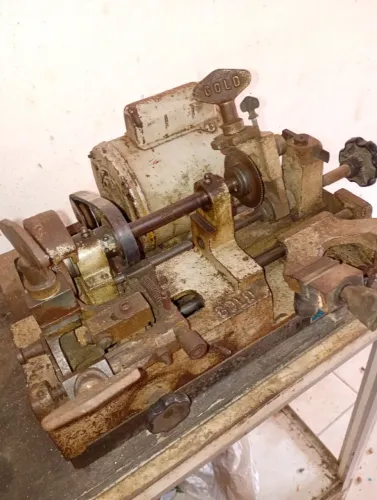 Copiadora de chaves Gold 