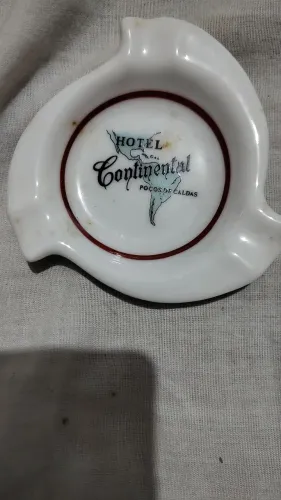 Memorabilia cinzeiro antigo de porcelana hotel Continentall Poços de Caldas