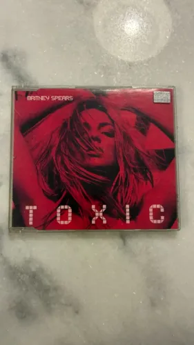 Britney Spears - Singles Toxic, Stronger, Boys e Me against the Music