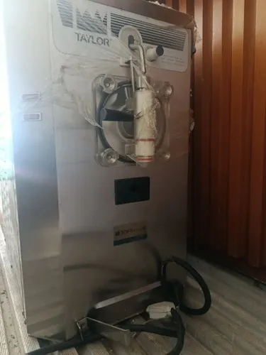 MAQUINA DE SORVETE TAYLOR 430