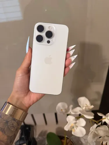 iPhone 15 Pro 256gb Titânio Branco