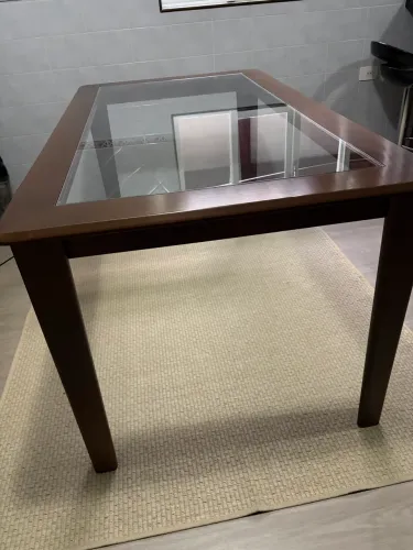 Conjunto sala de jantar em madeira : mesa 6 cadeiras + buffet
