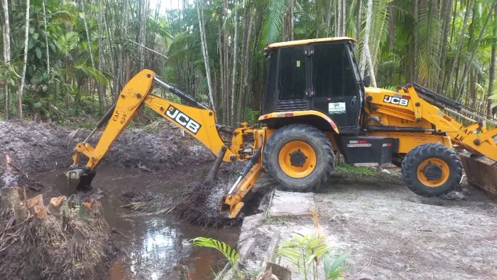 Retroescavadeira jcb 3cx 2019