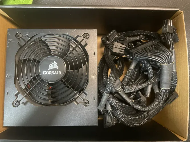 Fonte corsair CX 650w