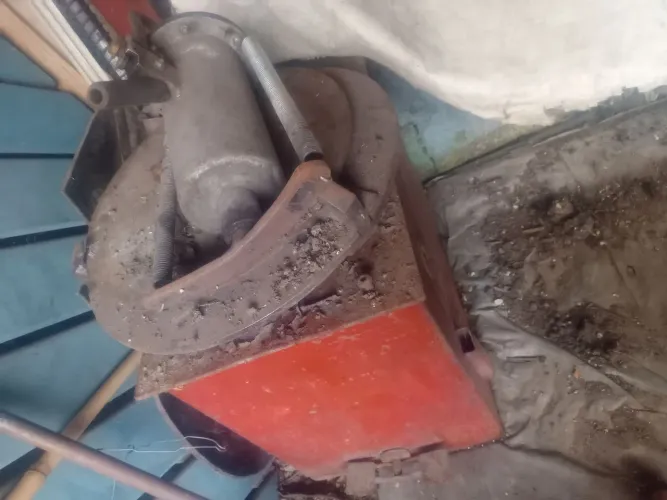 Vendo máquina de desmontar pneus de passeio