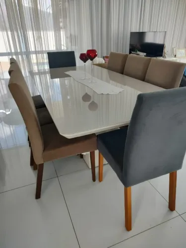 Mesa de Jantar Com 8 Cadeiras