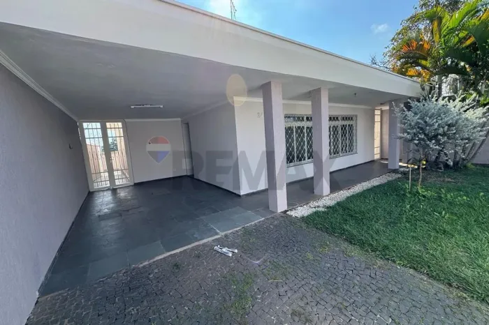Casa para Alugar no Centro de Piracicaba | 3 Dormitórios com Planejados + Edícula | R$ 3.8