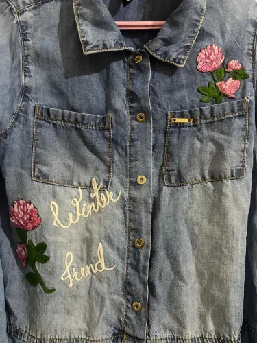 Vestido jeans infantil, tamanho 8 anos.