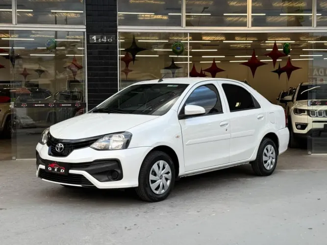 Toyota Etios X Plus Sedan 1.5 Flex 16V 4P Mec. 2021