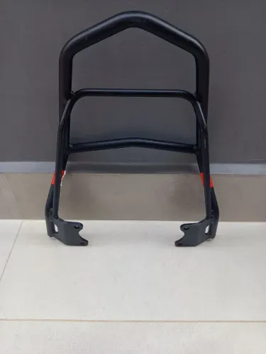 Suporte pra baú givi