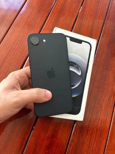 Iphone 16E impecável
