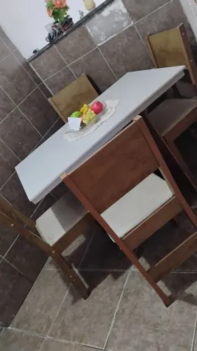 Mesa 4 cadeiras agromerado
