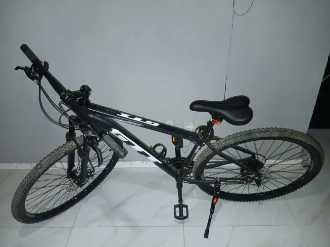 Vende-se bike aro 29 semi-nova