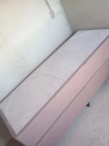 Base cama box Queen semi nova preço negociável