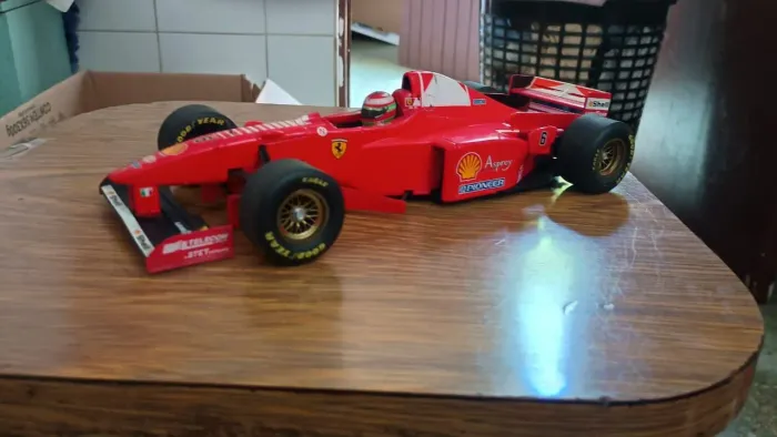 Ferrari F310 1996 #6 Eddie Irvine 1/18