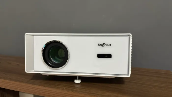 Projetor ThundeaL TD95W - Usado