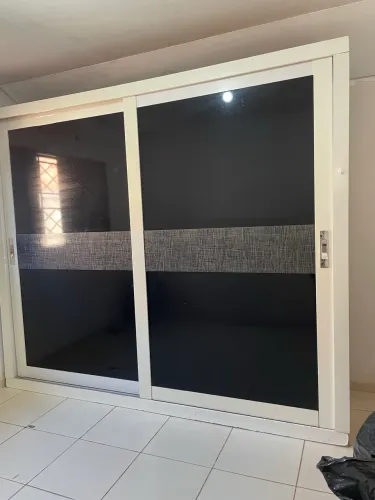 Vendo guarda roupa usado em bom estado , ENTREGA E MONTAGEM GRÁTIS 