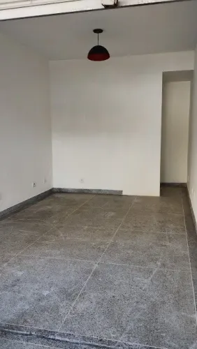Alugo Sala 25mts. Ótima Localização. Ideal para Salão, Escritorio, Loja.