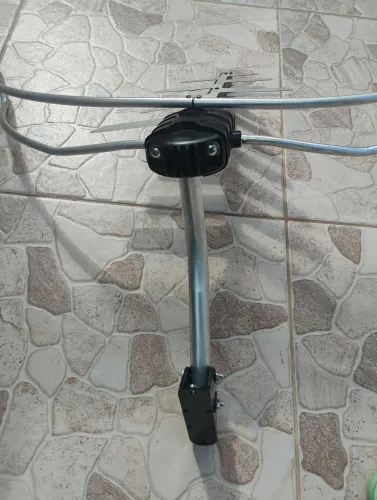 Antena Aquário praticamente nova completa