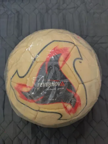 Fevernova Club Pro - Size 4 - Bola da copa 2002