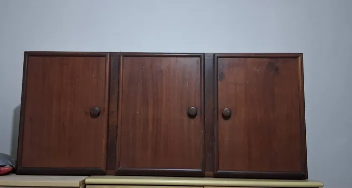 Armário Madeira Maciça 3 Portas