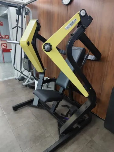 Vendo Peitoral - Supino Element - Technogym