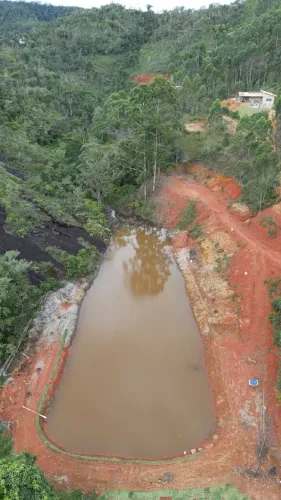 Chácara de 17 mil metros grande lago