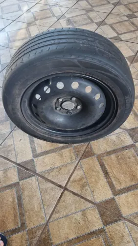 Roda aro 15 com pneu