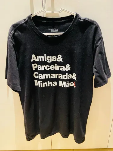 camisa reserva para homenagear a mamãe. Tamanho 14. Usada apenas uma vez. Retirada em Vita