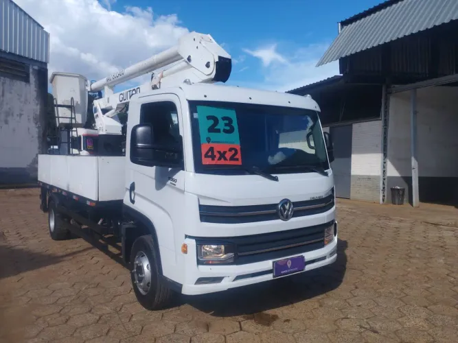 Volkswagen 11.180 11-180 Delivery 2p (diesel)(E5) 2022/2023 Vamos Seminovos Goiania