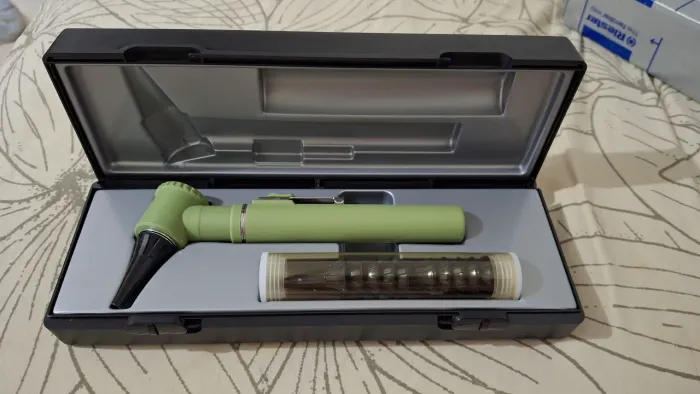 Otoscópio de Bolso Riester Ri-Mini 2,5V - Verde (Novo na Caixa)