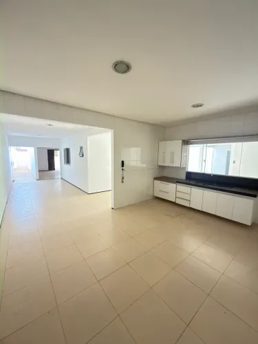 casa Condomínio bairro Santa Inês com 3 suites