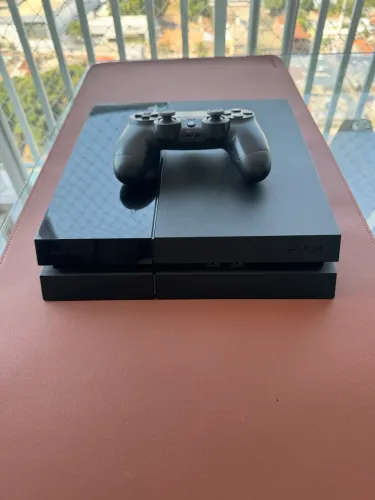 VENDO PS4 4 FAT 500 GB - VERSÃO 12.50 DESBLOQUEADO
