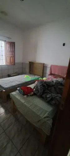 Casa comercial no bairro aeroporto com otima localização.