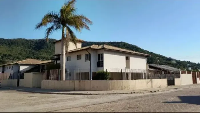 Alugo Ap norte da ilha Anual