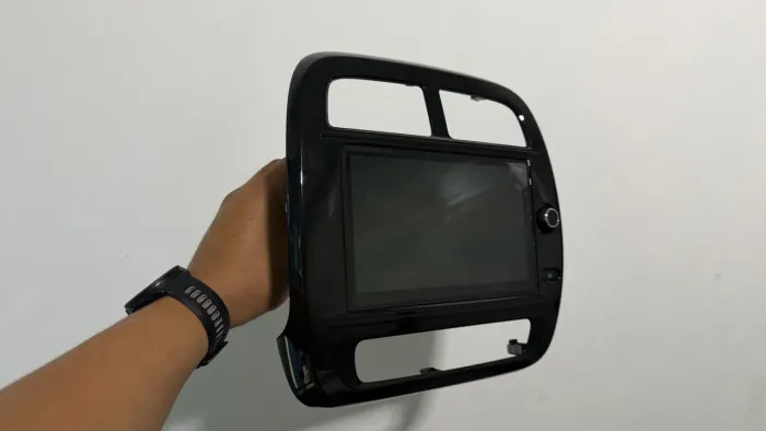 Multimidia original Kwid com CarPlay