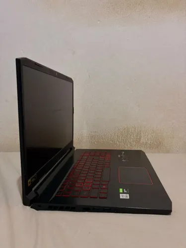 Acer Nitro 5 i5-10300H GTX 1650 16GB SSD 512GB + HD 1TB - TELA QUEBRADA