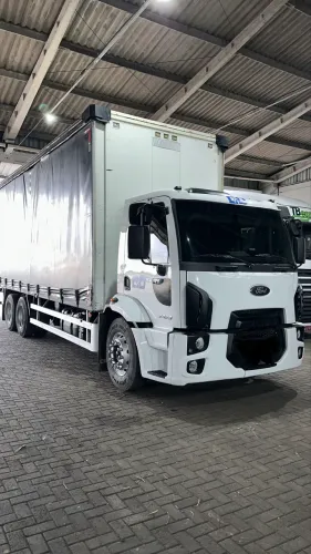 Ford cargo 2423 sider