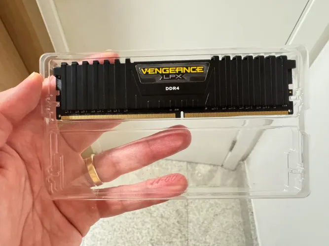 Memória RAM Corsair Vengeance LPX 8GB, 3000MHz, DDR4, CL15