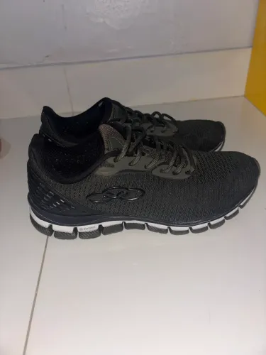 Tênis 37