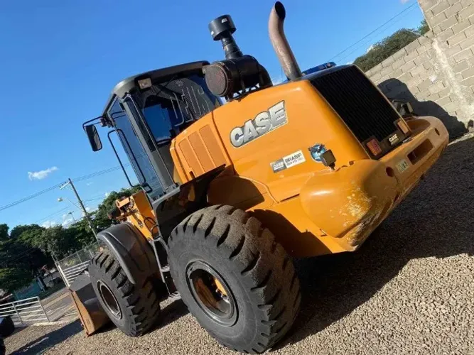 Pa Carregadeira Case 821e ano 2017