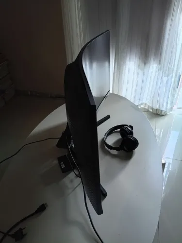 Monitor Samsung 34" curvo
